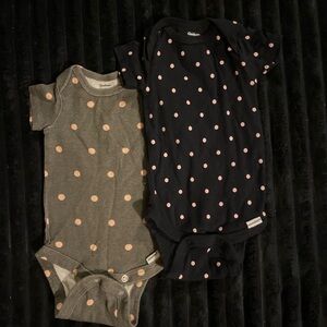 2 Pack - Gerber Kids Bodysuits - Gray and Black with Pink Polka Dots
